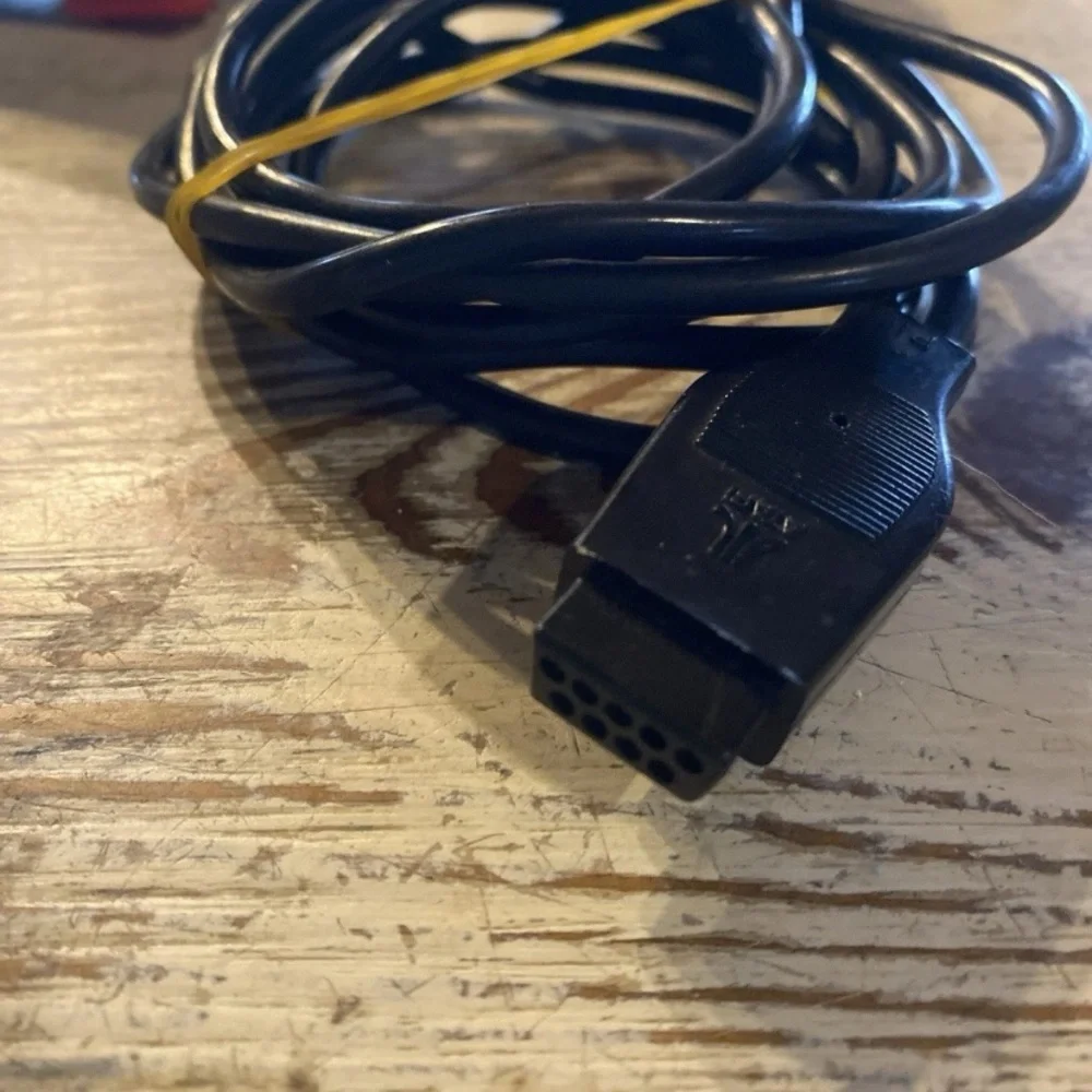 Atari 2600 Video Game Pair Of Wired Original Paddles - Great Condition